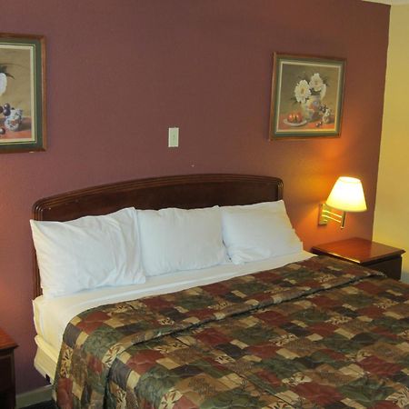 First Western Inn - Fairmont City Zewnętrze zdjęcie