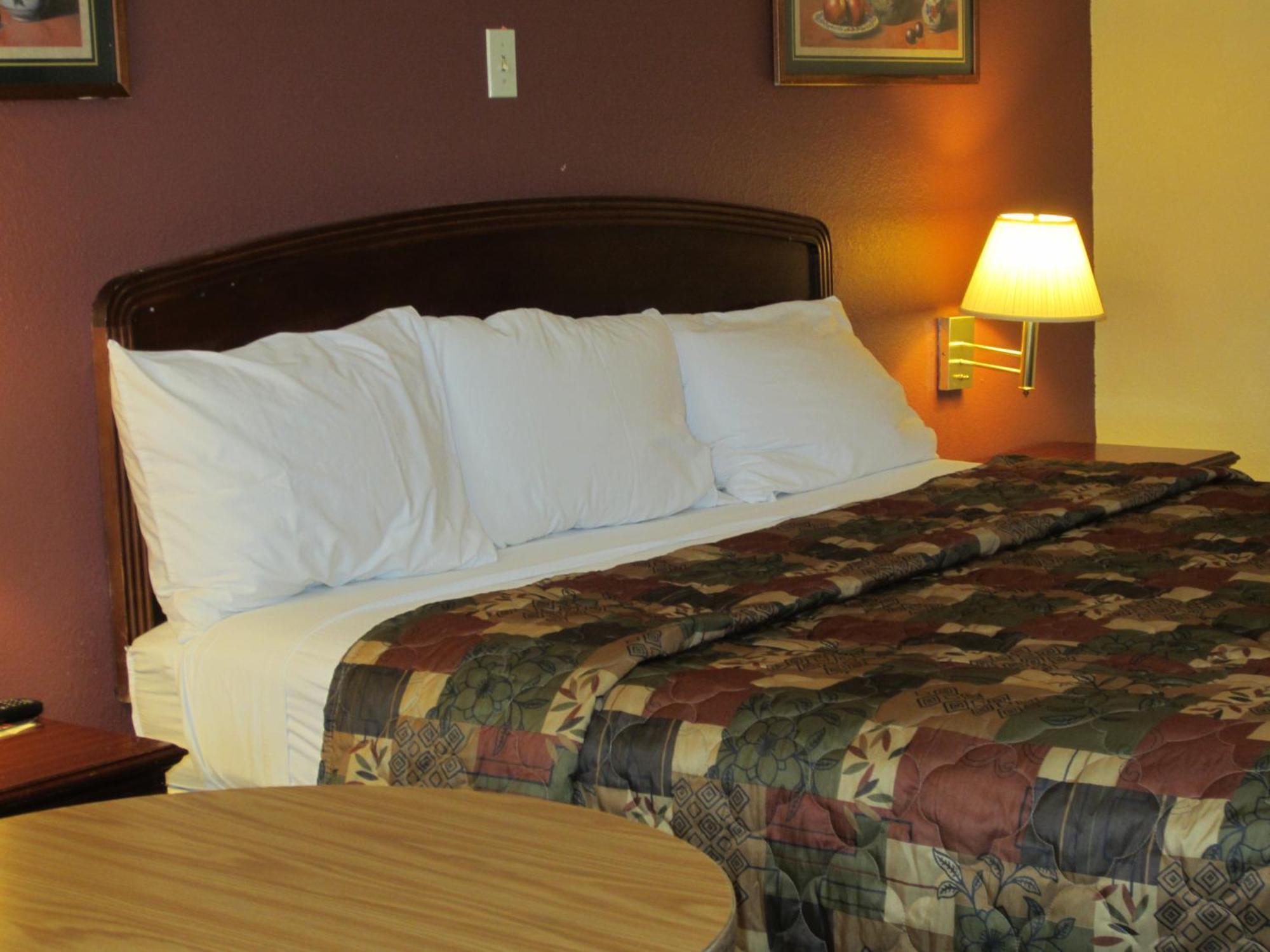 First Western Inn - Fairmont City Zewnętrze zdjęcie