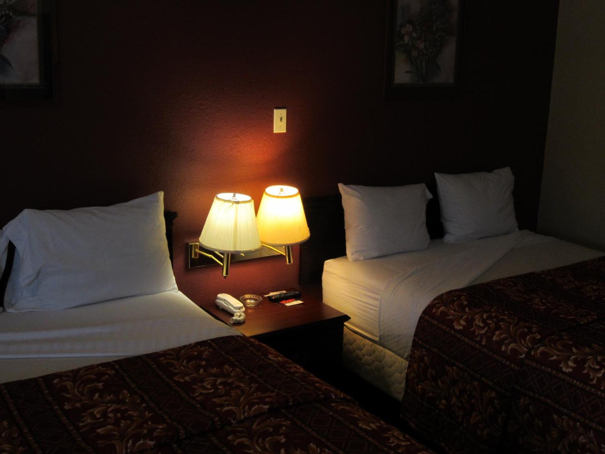 First Western Inn - Fairmont City Pokój zdjęcie