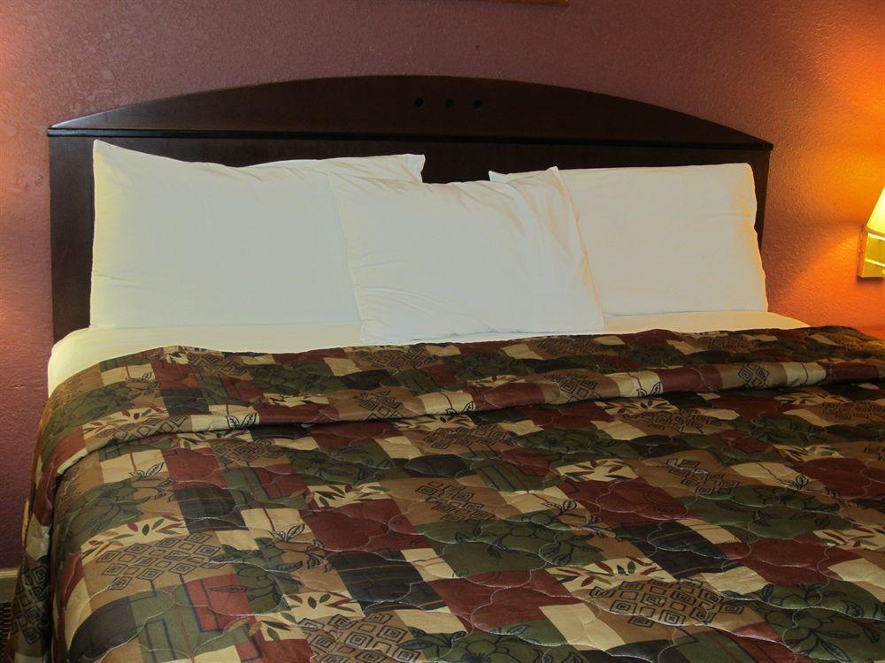 First Western Inn - Fairmont City Zewnętrze zdjęcie