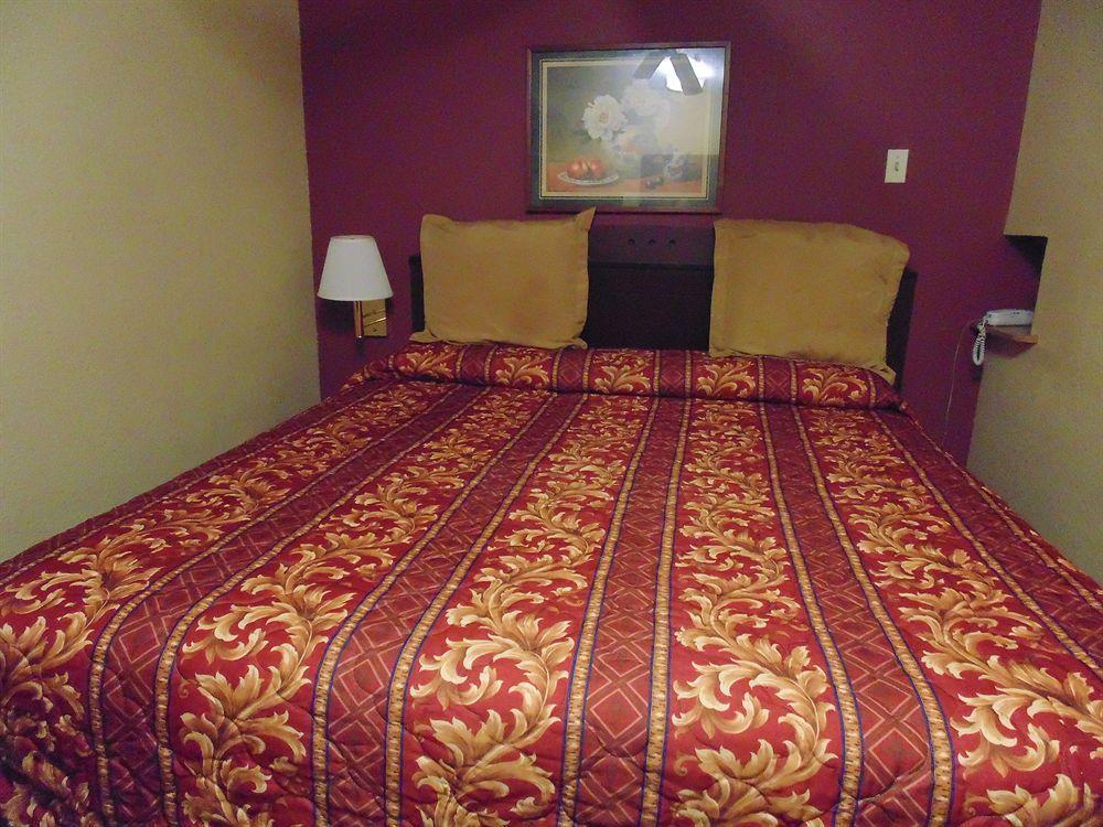 First Western Inn - Fairmont City Zewnętrze zdjęcie
