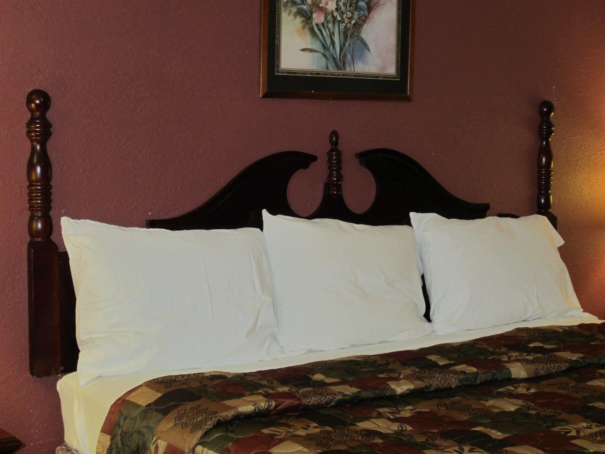 First Western Inn - Fairmont City Zewnętrze zdjęcie